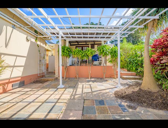 8 BEDROOM HOUSE FOR SALE IN ESCOMBE